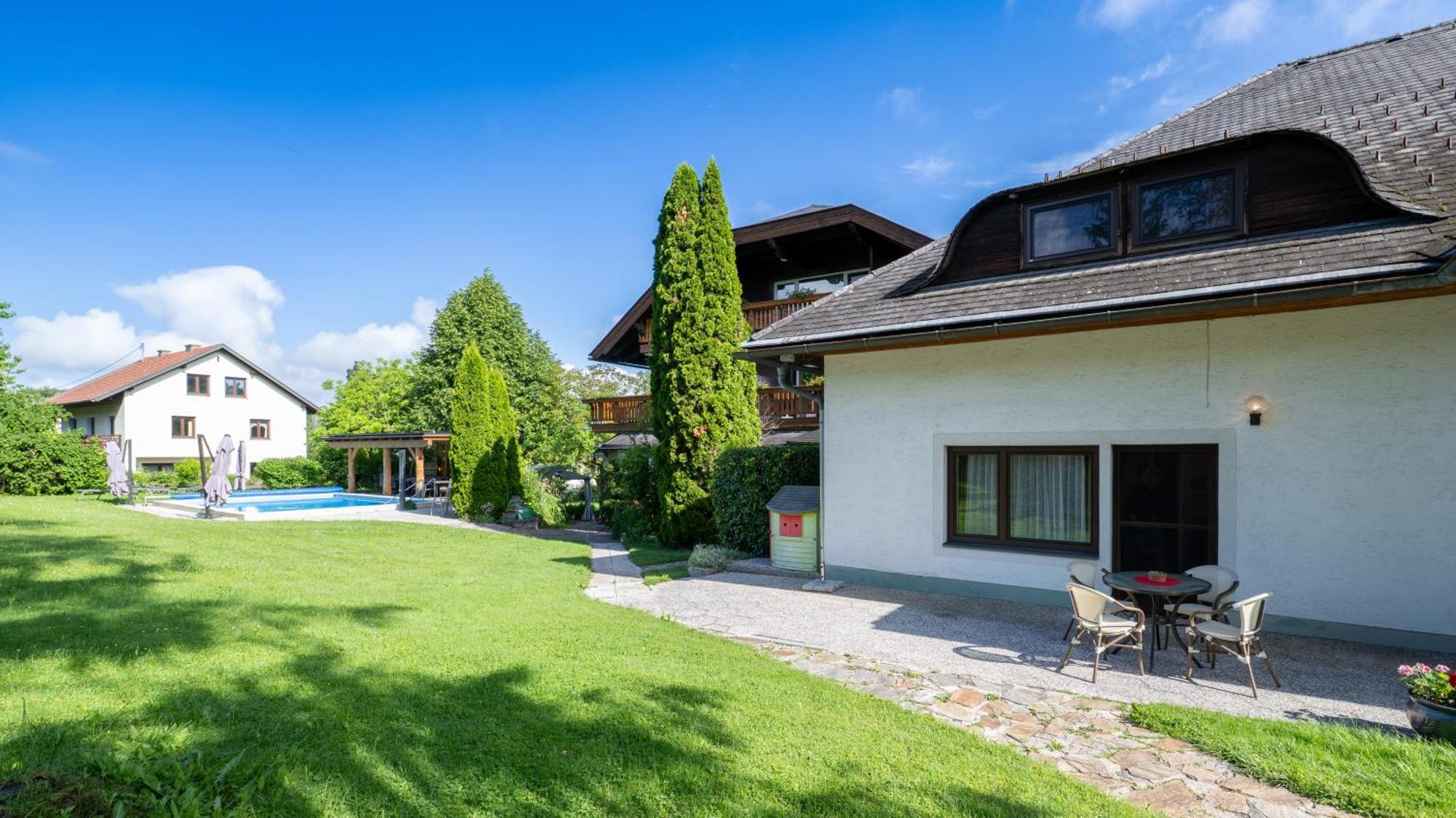 Ferienwohnungen Presslauer Mori - Haus Irmgard Sankt Kanzian am Klopeiner See Dış mekan fotoğraf