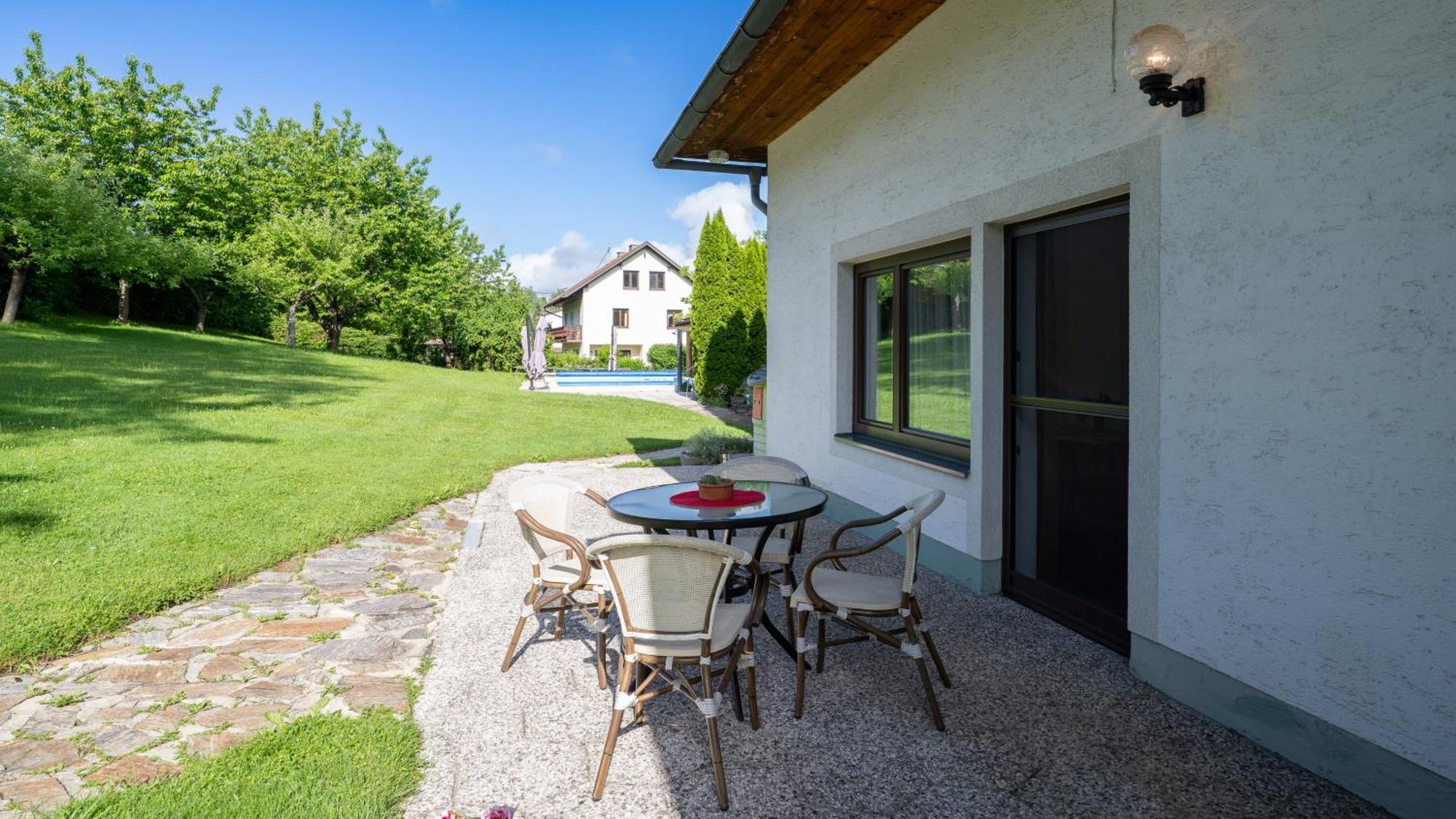 Ferienwohnungen Presslauer Mori - Haus Irmgard Sankt Kanzian am Klopeiner See Dış mekan fotoğraf